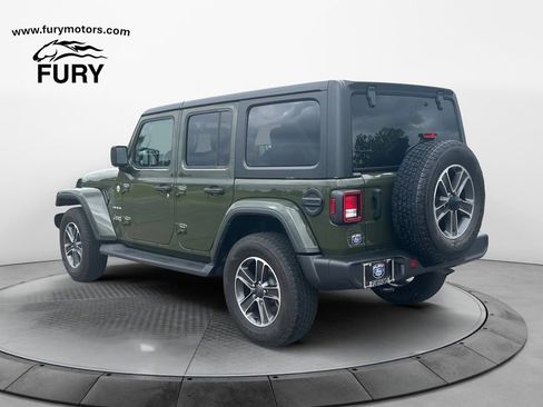 Used 2023 Jeep Wrangler Unlimited Sahara w/ Cold Weather Group AWD/4WD image 5