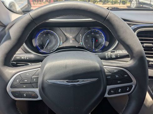 Used 2024 Chrysler Pacifica Touring-L FWD image 29