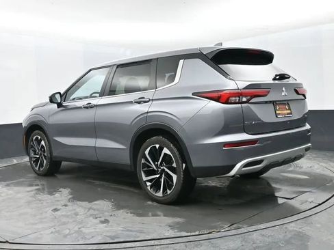 Used 2024 Mitsubishi Outlander FWD image 9