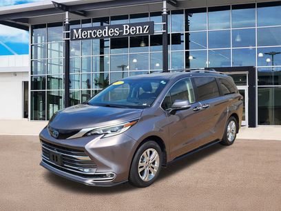 Used 2022 Toyota Sienna Platinum