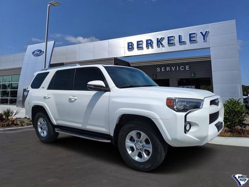 Used 2018 Toyota 4Runner SR5 Premium image 1