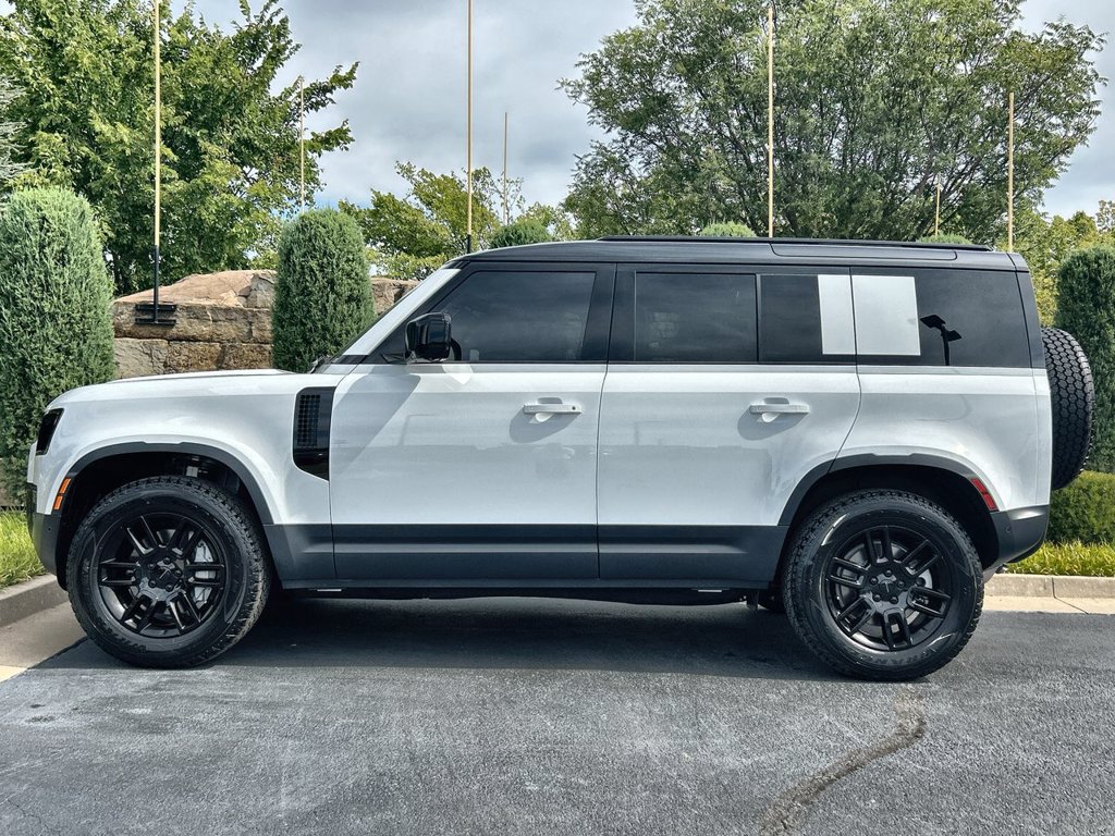Used 2026 Land Rover Defender 110 S AWD/4WD image 2
