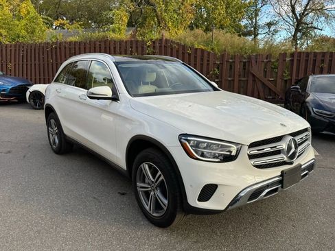 Used 2021 Mercedes-Benz GLC 300 4MATIC image 3