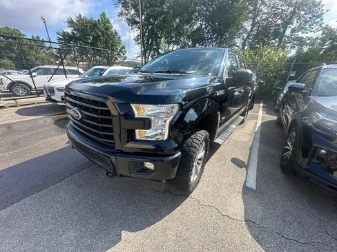 Used 2017 Ford F150 XL w/ Equipment Group 101A Mid AWD/4WD image 3