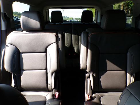 Used 2023 GMC Acadia AT4 w/ Technology Package AWD/4WD image 22