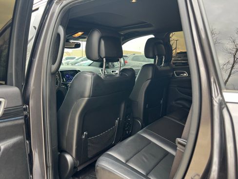 Used 2020 Jeep Grand Cherokee Limited image 17