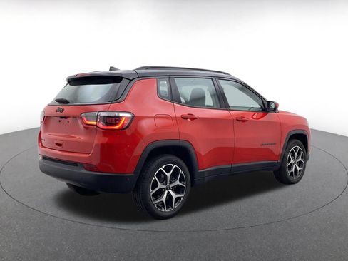 Used 2025 Jeep Compass Limited AWD/4WD image 7