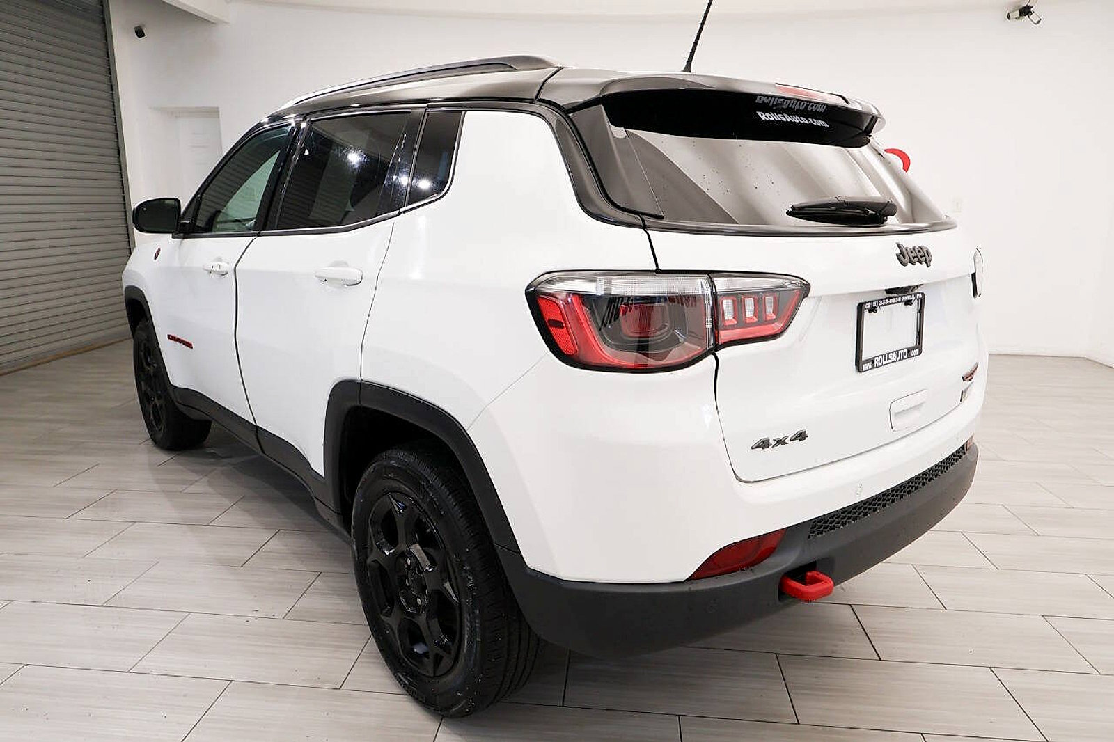 Used 2024 Jeep Compass Trailhawk AWD/4WD image 3