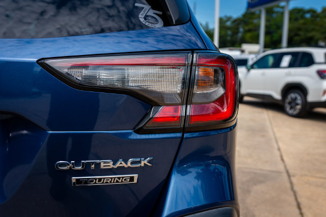 Used 2021 Subaru Outback Touring AWD/4WD image 17