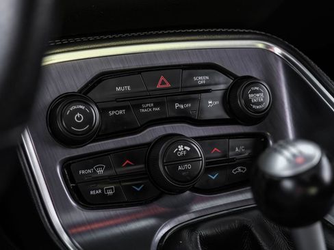 Used 2018 Dodge Challenger R/T Plus image 26