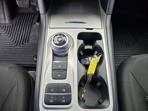 Used 2021 Ford Explorer XLT image 26