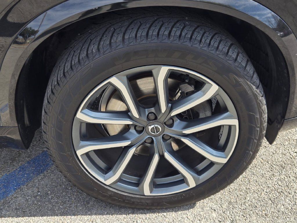 Used 2019 Volvo XC90 T6 Momentum AWD/4WD image 6