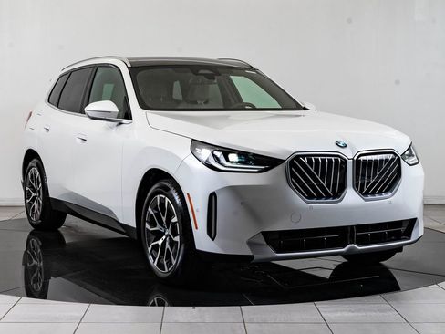 Certified 2025 BMW X3 xDrive30 w/ Premium Package AWD/4WD image 12