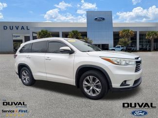 Used 2015 Toyota Highlander XLE video 1