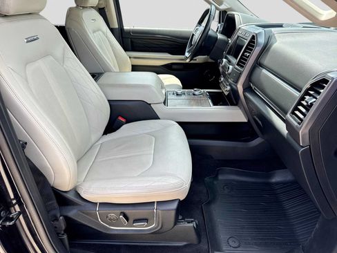 Used 2019 Ford Expedition Platinum AWD/4WD image 23