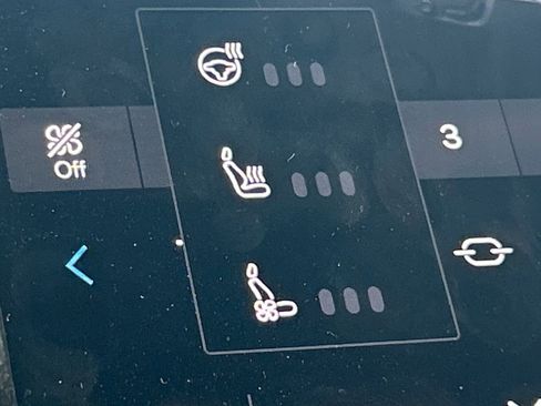 Used 2023 Volvo XC90 B6 Ultimate w/ Protection Package Premier image 32