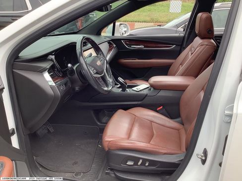 Used 2019 Cadillac XT5 Luxury FWD image 13