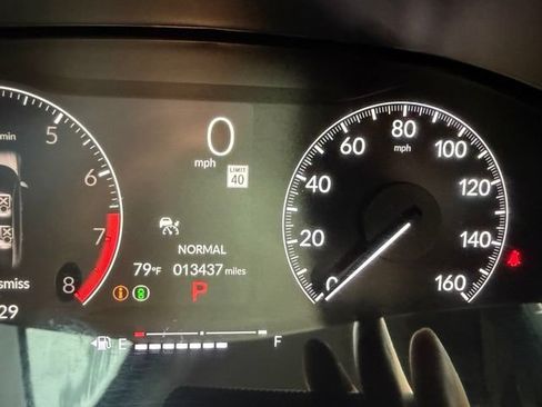 Used 2025 Honda Civic Sport image 14