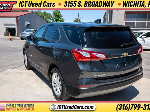 Used 2021 Chevrolet Equinox LS w/ LS Convenience Package FWD image 2
