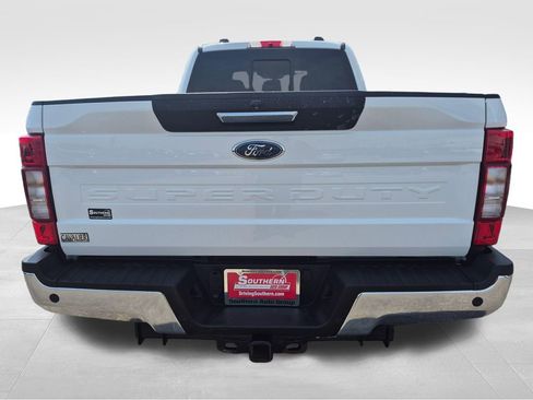 Used 2022 Ford F250 XLT w/ XLT Premium Package AWD/4WD image 5