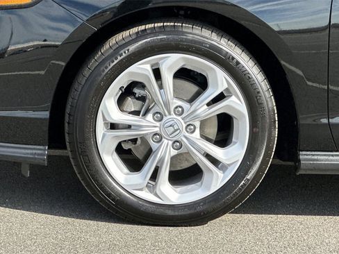 Certified 2025 Honda Accord LX image 31