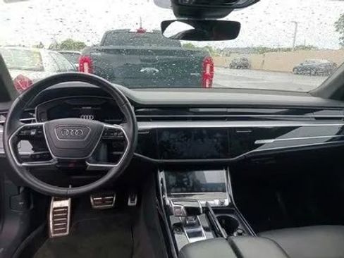 Used 2020 Audi S8 L w/ S8 Executive Package AWD/4WD image 2