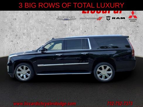 Used 2019 Cadillac Escalade ESV Luxury AWD/4WD image 4