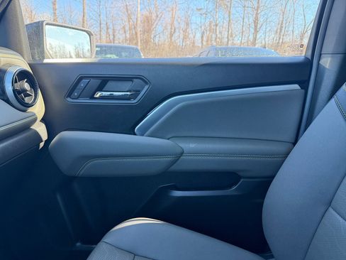 Used 2024 Chevrolet Colorado ZR2 w/ ZR2 Convenience Package III image 38