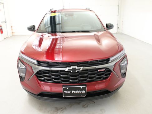 Used 2025 Chevrolet Trax RS w/ Driver Confidence Package FWD image 3