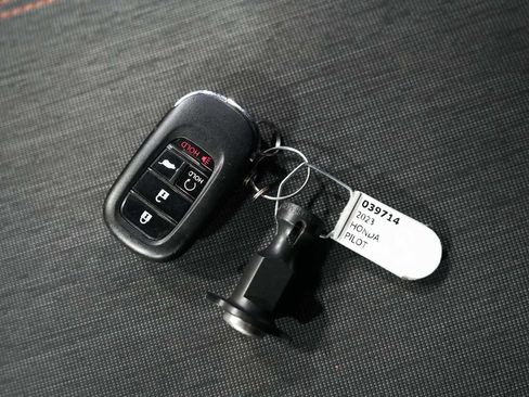 Used 2023 Honda Pilot Sport image 20