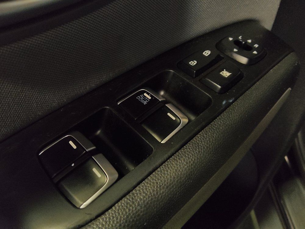Used 2019 Kia Soul FWD image 27