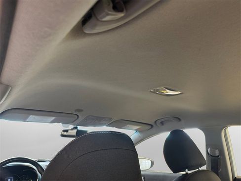 Used 2017 Kia Forte S image 23