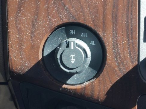 Used 2011 Ford F250 Lariat w/ Lariat Interior Pkg image 18