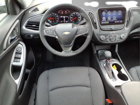 Used 2025 Chevrolet Malibu RS image 9