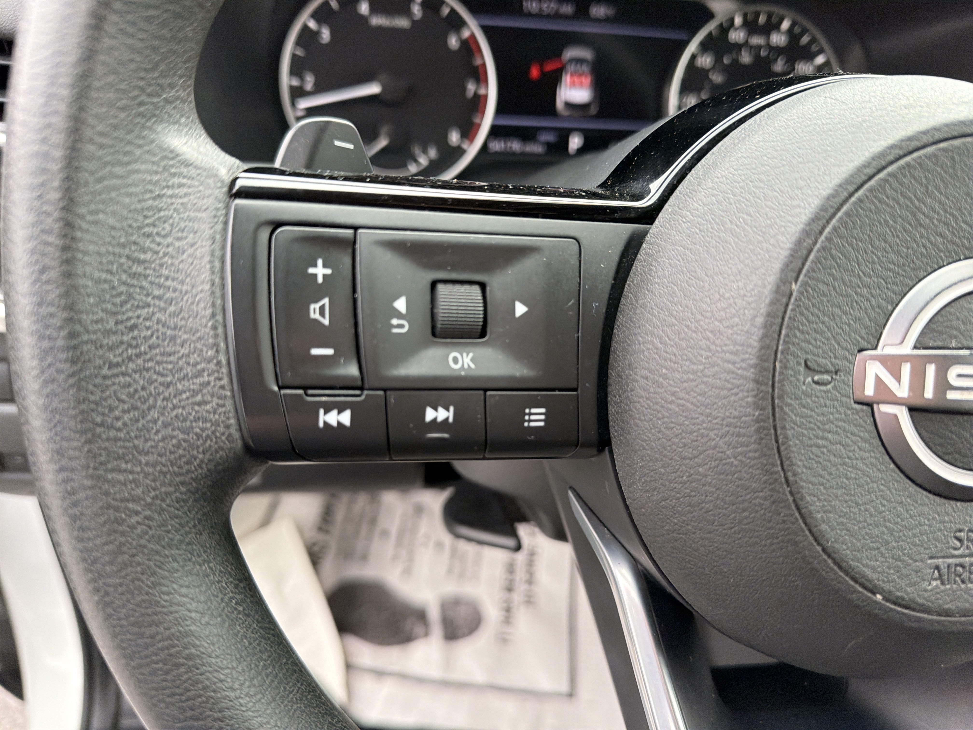 Used 2023 Nissan Rogue SV AWD/4WD image 19