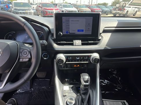 Used 2023 Toyota RAV4 SE w/ Convenience Package AWD/4WD image 19