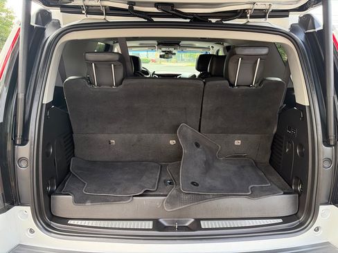 Used 2018 Cadillac Escalade Luxury AWD/4WD image 29
