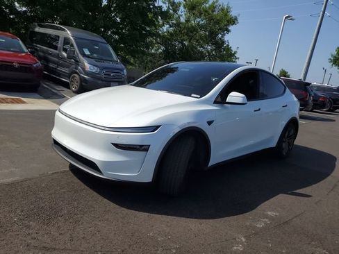 Used 2026 Tesla Model Y AWD image 2
