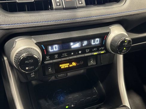 Used 2020 Toyota RAV4 XSE AWD/4WD image 38