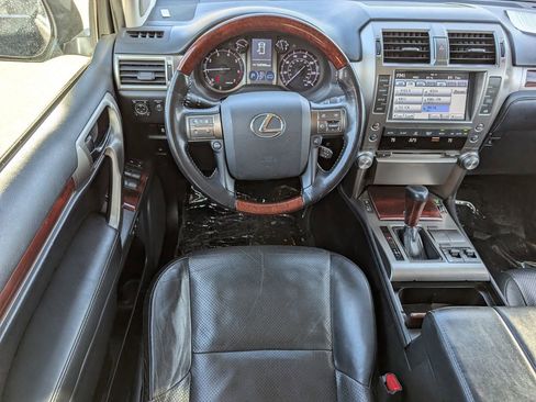 Used 2013 Lexus GX 460 image 26