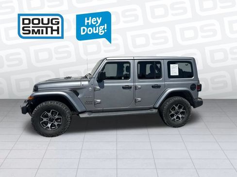 Used 2020 Jeep Wrangler Unlimited Sahara w/ Uconnect 4C Nav & Sound Group AWD/4WD image 2