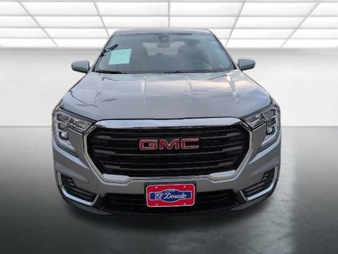 Used 2024 GMC Terrain SLE image 23