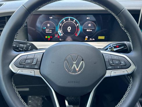 New 2026 Volkswagen Tiguan SE image 22