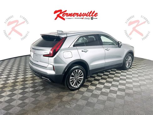 Used 2024 Cadillac XT4 Premium Luxury image 8