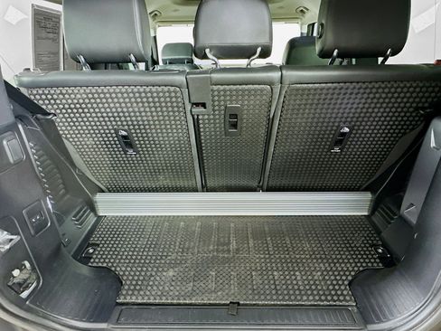 Used 2021 Land Rover Defender 90 First Edition AWD/4WD image 37