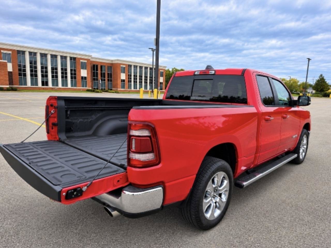 Used 2020 RAM 1500 Big Horn AWD/4WD image 9