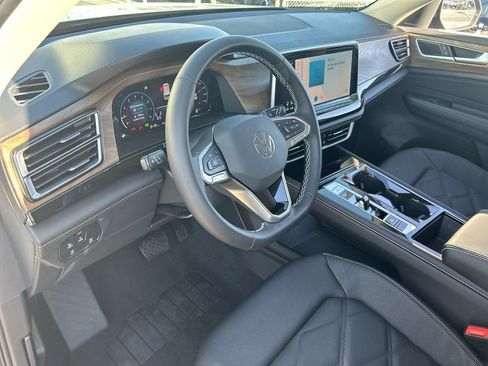 New 2026 Volkswagen Atlas SE FWD image 14