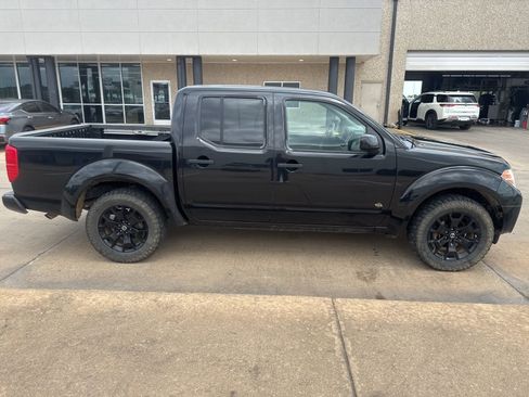 Used 2019 Nissan Frontier SV w/ Value Truck Package image 6