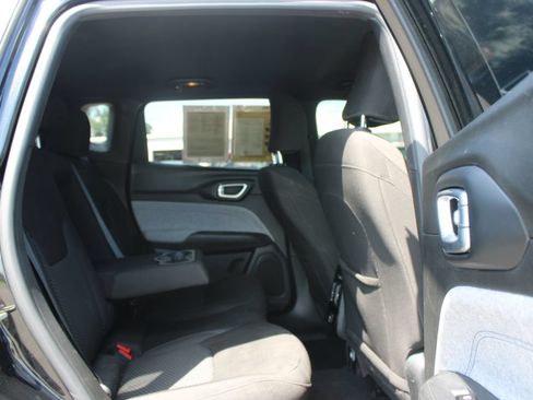 Used 2024 Jeep Compass Sport AWD/4WD image 31