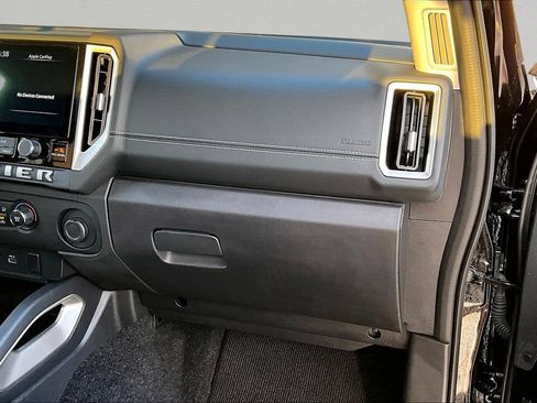 Used 2025 Nissan Frontier SV RWD image 26